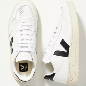 VEJA size 43 - 10US